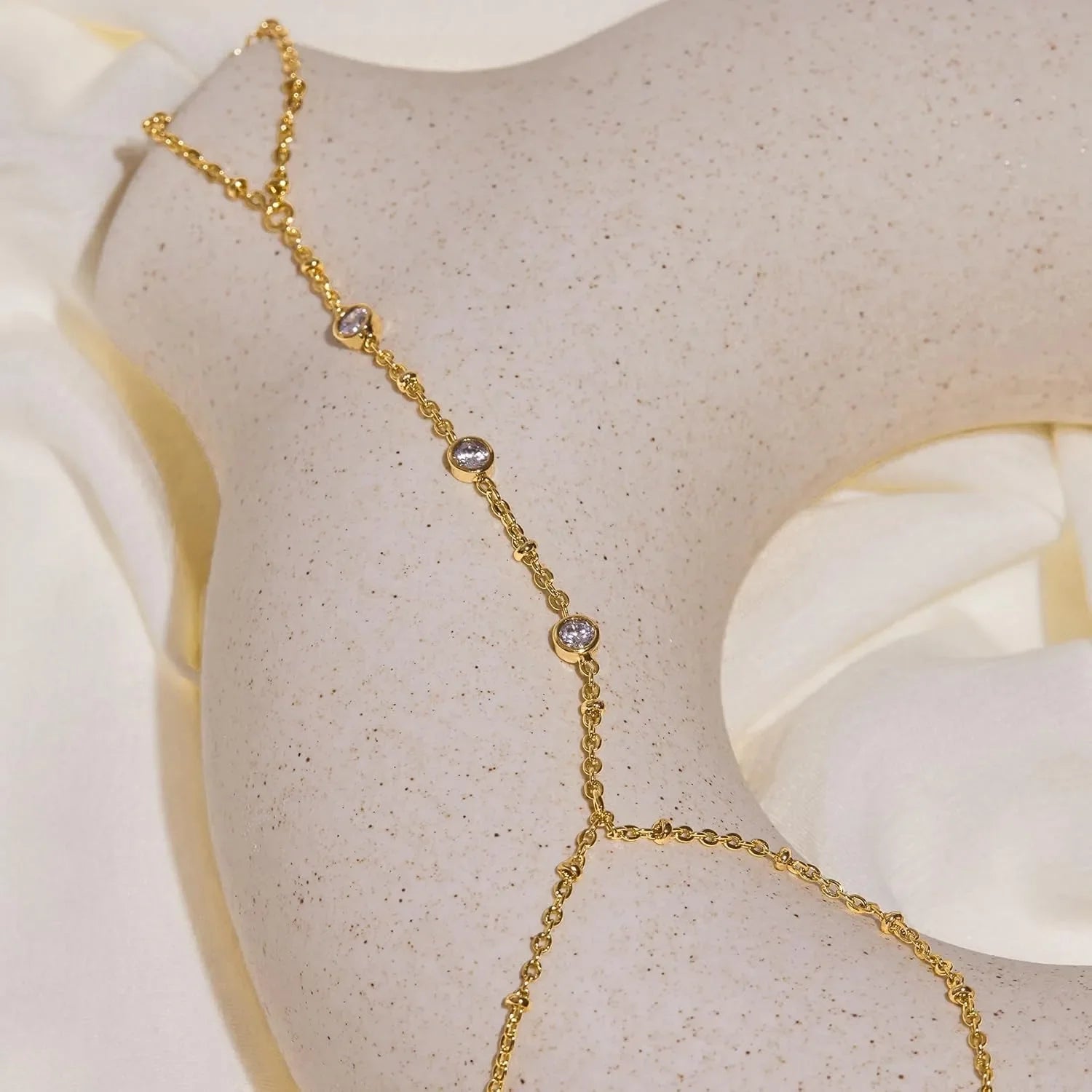 Hand chain Gold/Silver